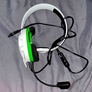 Turtle Beach on-ear recon chat headset